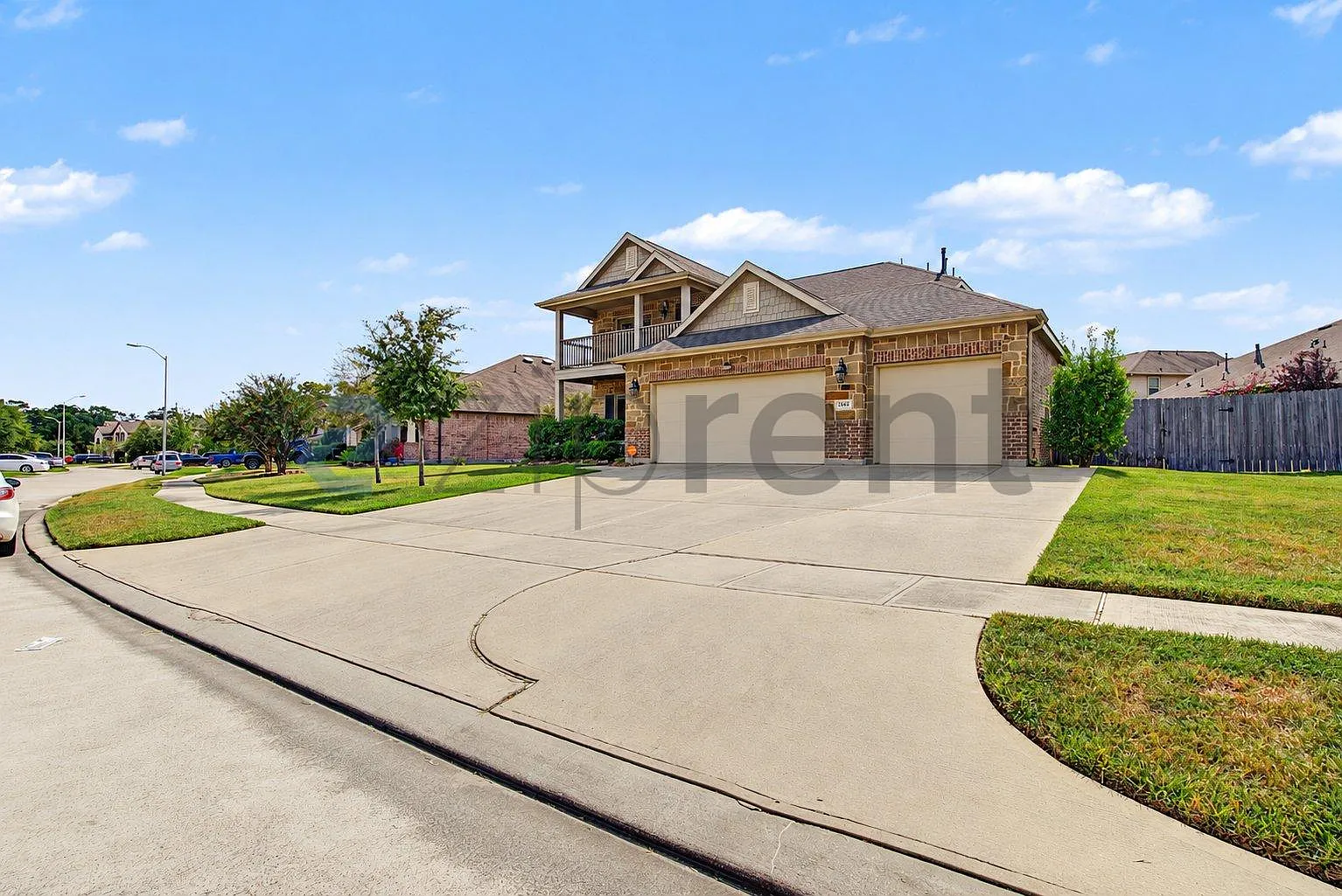 4 bed, 3.5 bath, 2762 sqft, $2,900 — Photo 2