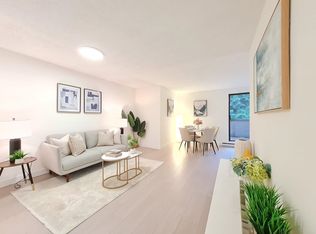 9128 Capella Dr #202, Burnaby, BC V3J7K3