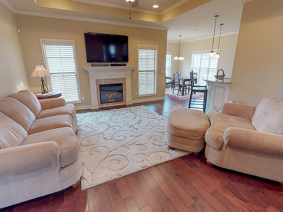 2nd image of 209 Ponderosa Dr
