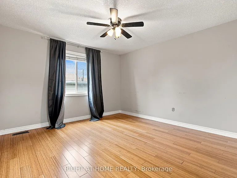 187 Clairfields Dr E — Photo 19