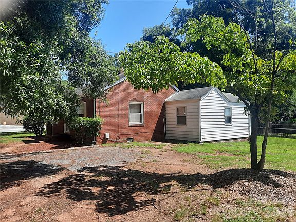 3rd image of 534 W 28th St