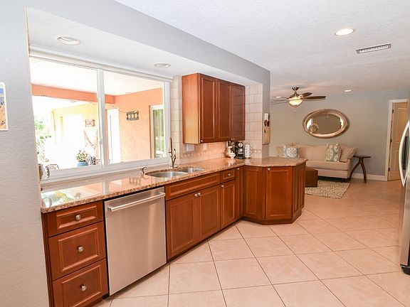 Kitchen w/Pass-Thru Window