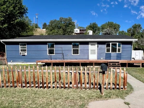 310 S 8th St, Thermopolis, WY 82443