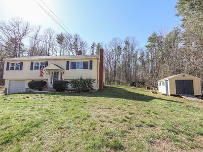 216 N River Rd, Lee, NH, 03861
