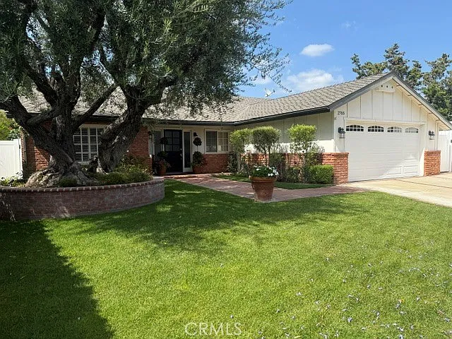 2705 E Jacaranda Ave — Photo 1