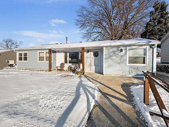3rd image of 2327 Washington Ln