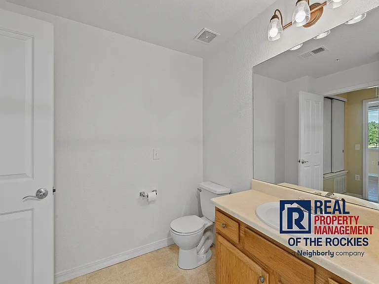 2133 Krisron Rd #C-207 — Photo 15