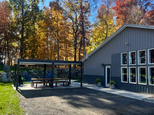 9145 Olcott Lake Dr, Jackson, MI