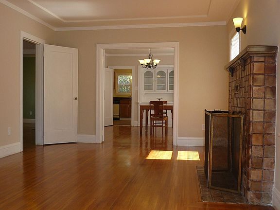 3rd image of 2742 Parker Ave