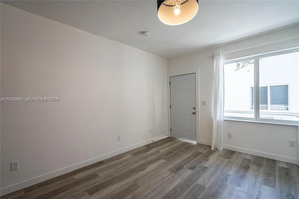 2 bed, 750 sqft, $2,600 — Photo 4