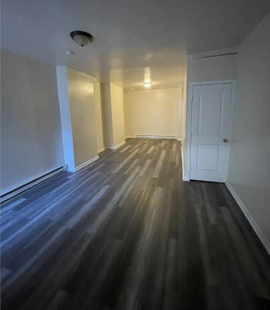 2 Bedroom House for Rent — Photo 3