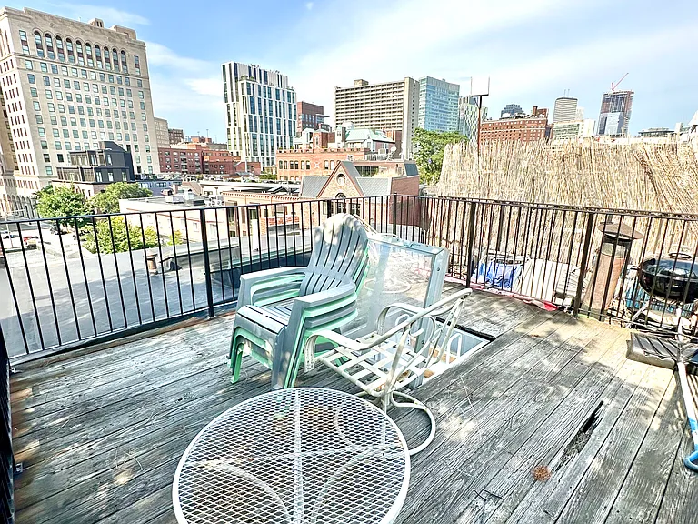 141 Arlington St #6 — Photo 3