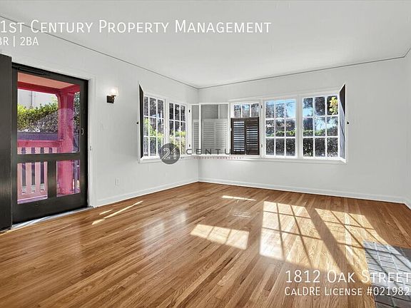 3rd image of 1812 Oak St