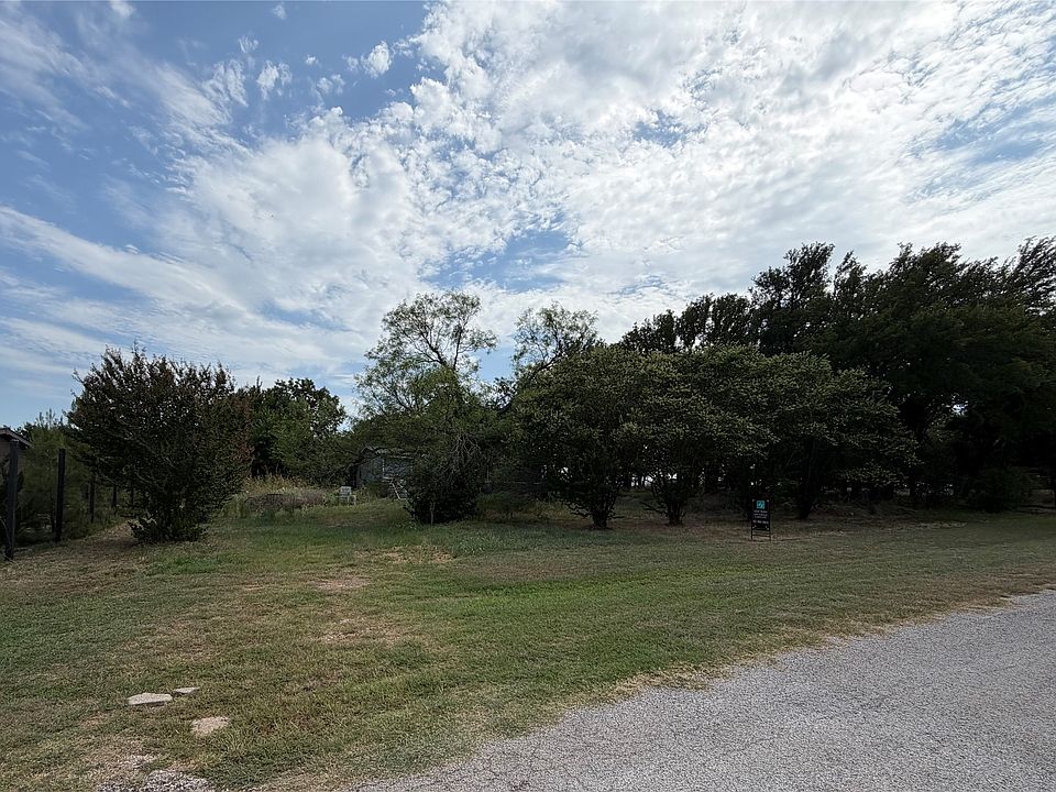 2nd image of 226 Plantation Rd