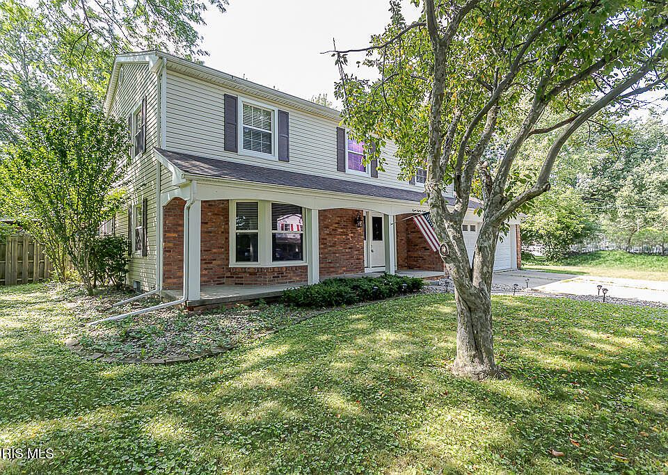 1st image of 888 Bexley Dr