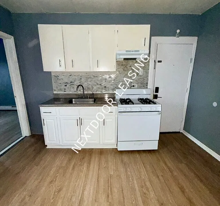112 Linden Ave #B2M