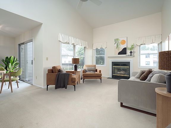 3rd image of 3531 Woodbridge Ln