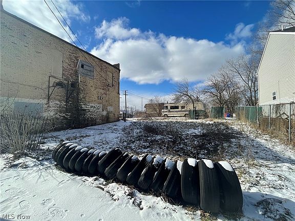 5th image of 11831 Union Ave
