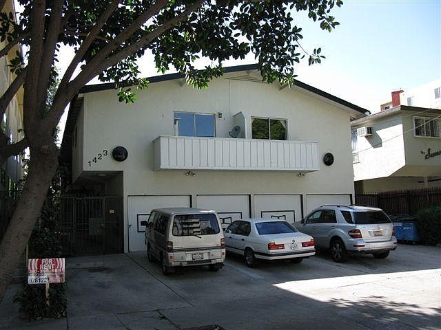 1st image of 1423 N Fuller Ave #6