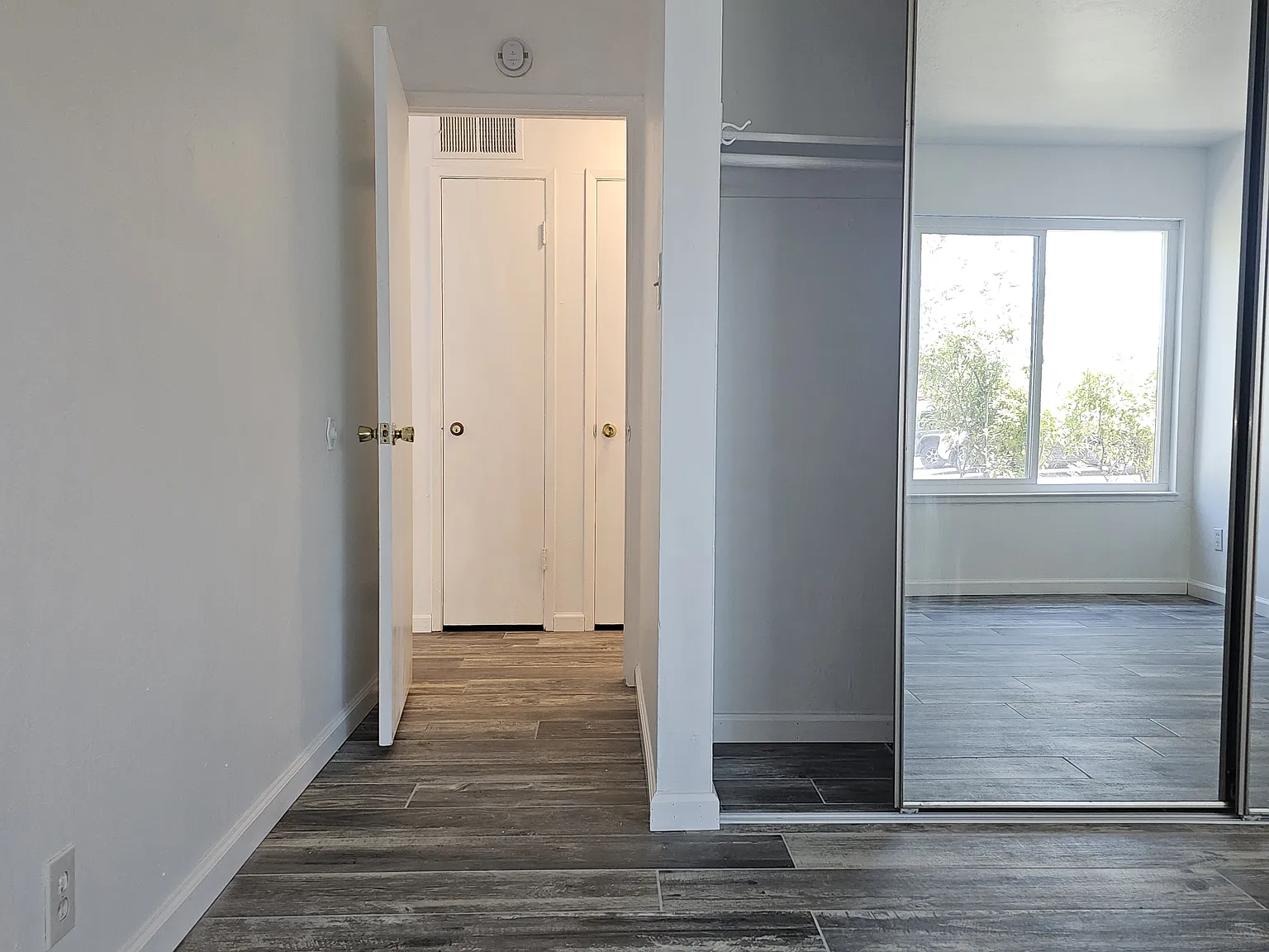 The Californian Apartments — Photo 3