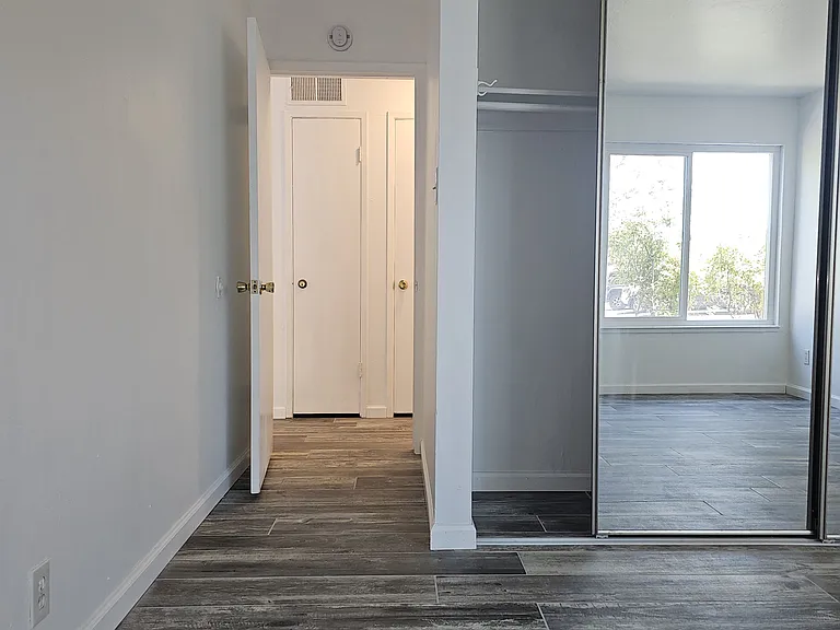 The Californian Apartments — Photo 3