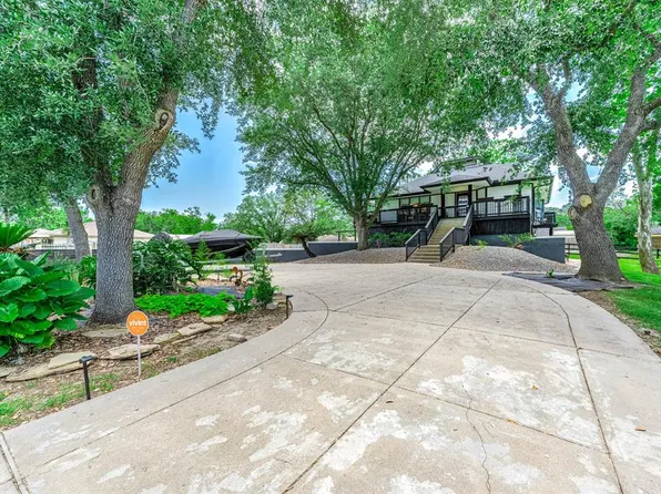 5301 Bayou Drive, Dickinson, TX 77539