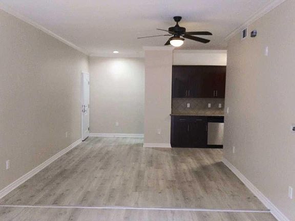 4th image of 14654 Nordhoff St