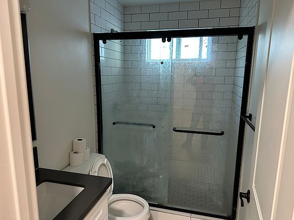 3rd image of 5740 Fountain Ave #5740