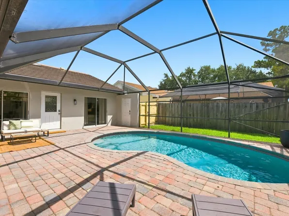 1343 Periwinkle Pl, Wellington, FL 33414