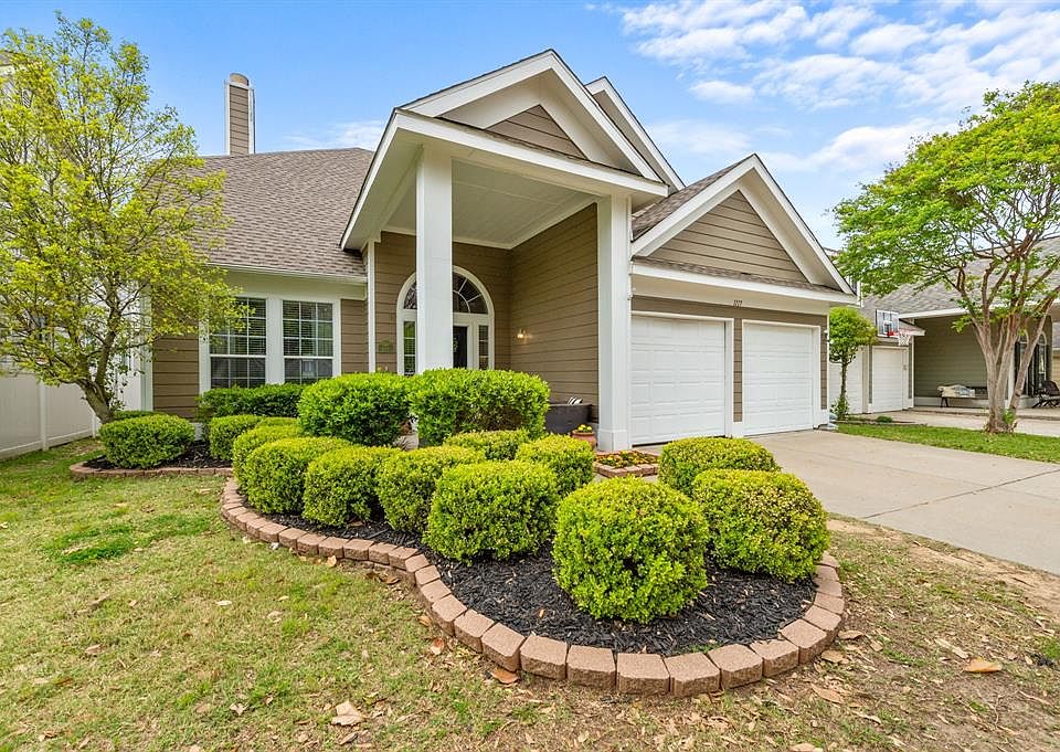 1st image of 1117 Oakcrest Dr