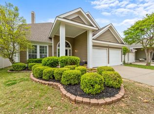1117 Oakcrest Dr, Aubrey, TX 76227