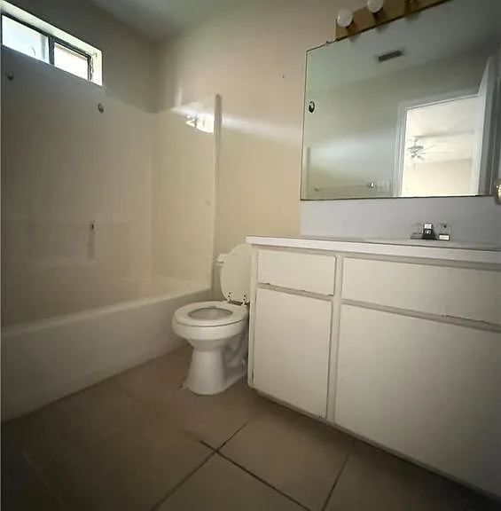 118-120 Gastel Cir #12 — Photo 8