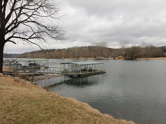 4th image of 614 Parnell Dr