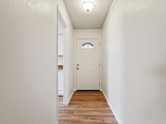 5th image of 11369 Evergreen Cir