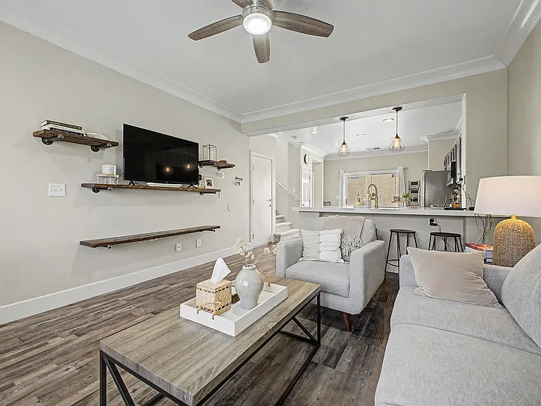 10540 Blanca Peak Ave — Photo 5