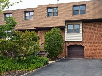 5305 N Oaks Blvd, North Brunswick, NJ, 08902