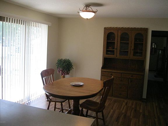 3rd image of 303 Southview Dr