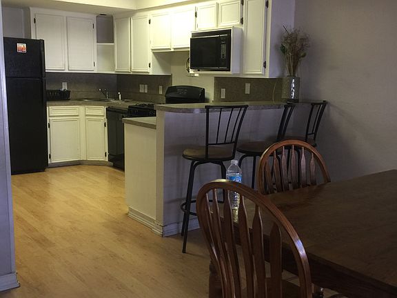5th image of 913 Ronald Dr