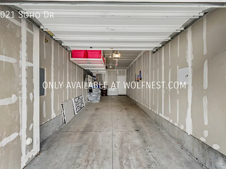 1021 Soho Dr — Photo 37