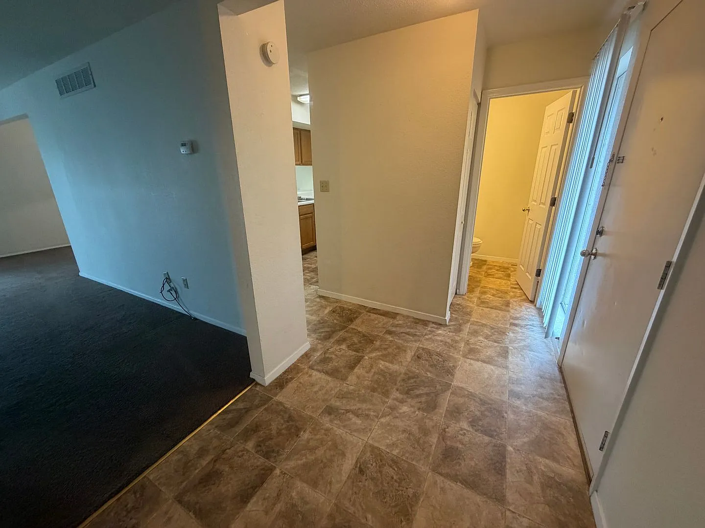 Spacious Three Story Townhome with Private Pool, Playground & Pavilion — Photo 3