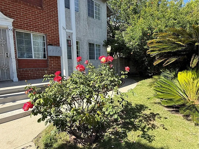 1317 W Alameda Ave #A — Photo 16