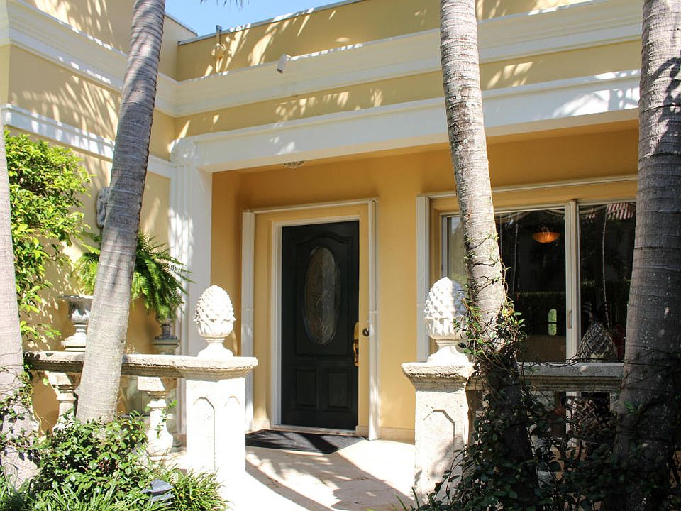 1st image of 225 Everglade Ave #20
