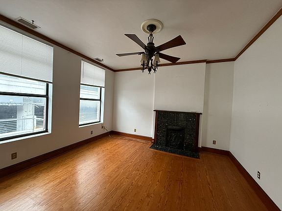 3rd image of 118 Granby St Unit A