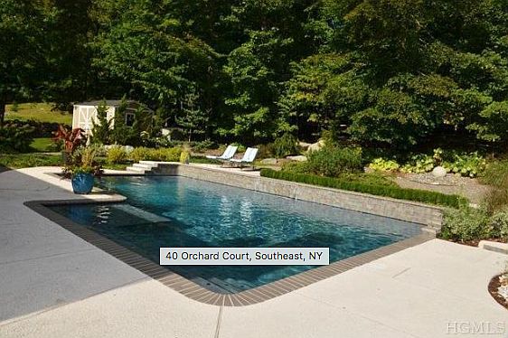 2nd image of 40 Orchard Ct