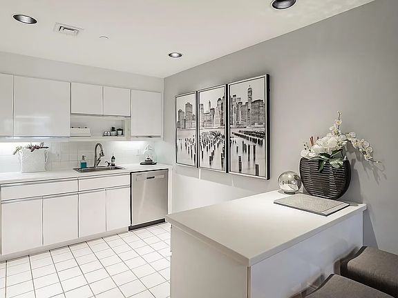 3rd image of 1311 S Beverly Glen Blvd #201