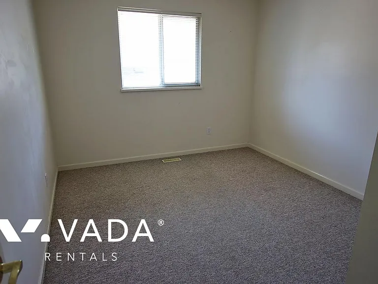 1572 Salal Cres — Photo 23