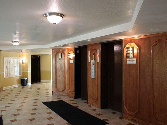 3rd image of 5348 N Cumberland Ave APT 218