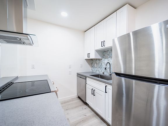 4th image of 4168 32nd St APT 7