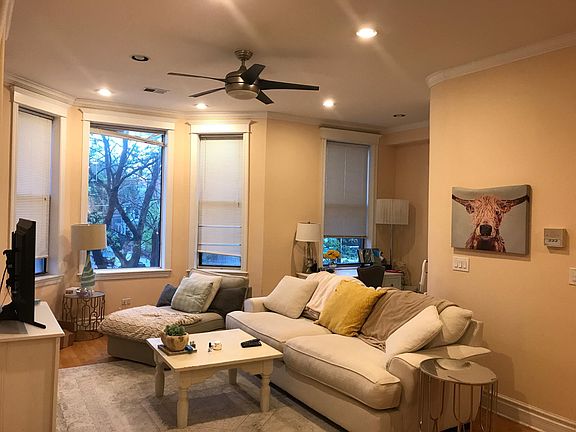 5th image of 1046 W Diversey Pkwy #2