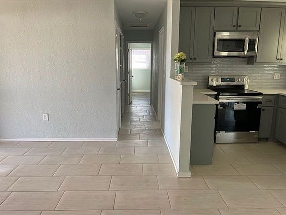 3rd image of 1203 Doran Dr